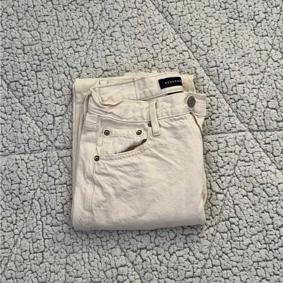 Aeropostal Cream 90’s woman’s NEW! Jeans - Picture 2 of 9
